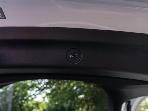 Used 2020 Tesla Model Y Long Range AWD/4WD image 63
