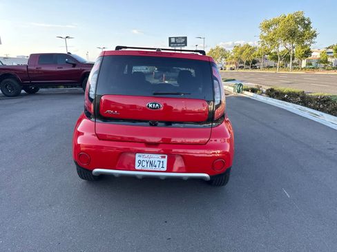 Used 2018 Kia Soul + FWD image 14