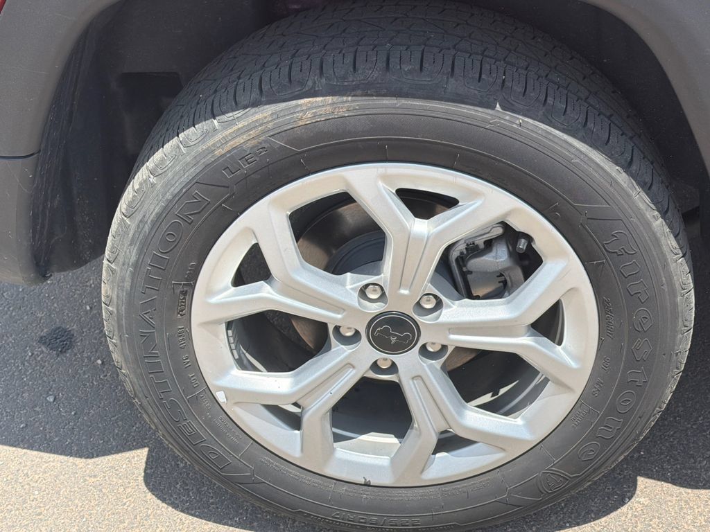 Used 2025 Jeep Compass Latitude AWD/4WD image 17