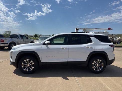 Used 2025 Chevrolet Equinox LT FWD image 6
