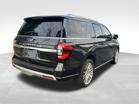 Used 2022 Ford Expedition Platinum AWD/4WD image 5