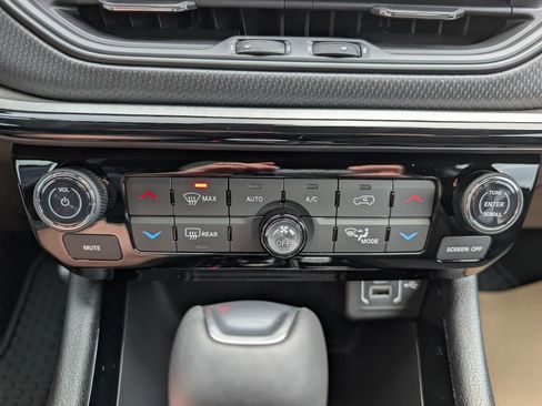 New 2026 Jeep Compass Trailhawk w/ Sun, Sound & Navigation Group image 25