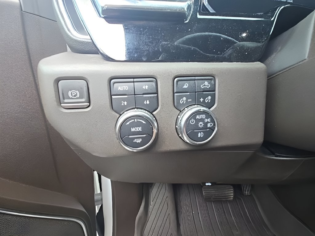 Used 2024 GMC Sierra 1500 SLT w/ SLT Premium Plus Package AWD/4WD image 33