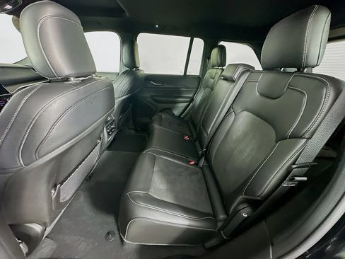 Certified 2024 Jeep Grand Cherokee Altitude AWD/4WD image 36