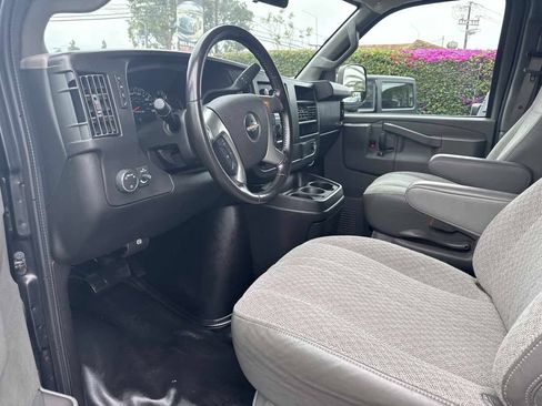Used 2016 Chevrolet Express 2500 RWD image 18