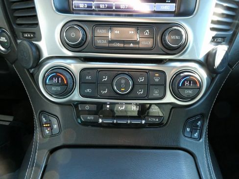 Used 2019 Chevrolet Suburban Premier image 33