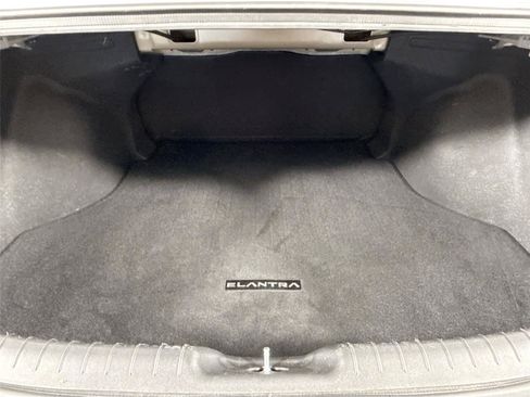 Used 2025 Hyundai Elantra Hybrid FWD image 30
