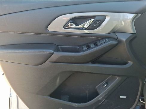 Used 2021 Chevrolet Traverse RS image 14