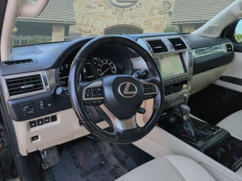 Certified 2020 Lexus GX 460 Premium w/ Premium Package AWD/4WD image 6