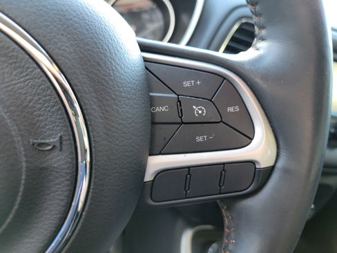 Used 2018 Jeep Compass Latitude w/ Cold Weather Group AWD/4WD image 22