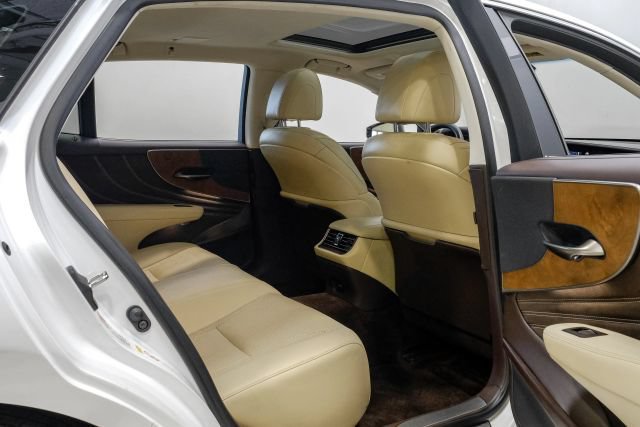 Used 2018 Lexus LS 500 w/ Accessory Package (Z1) RWD image 52