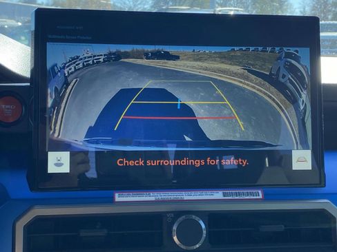 Used 2024 Toyota Tacoma TRD Sport image 29