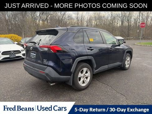 Used 2019 Toyota RAV4 XLE w/ Convenience Package image 7