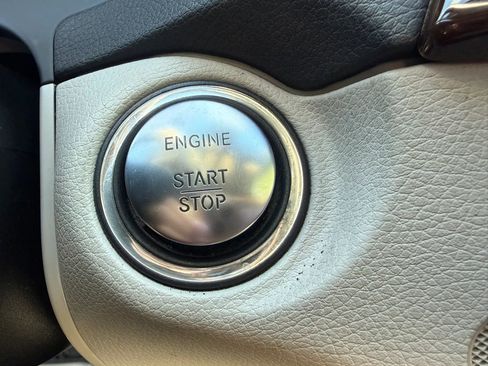 Used 2014 Mercedes-Benz C 300 4MATIC Sedan image 15