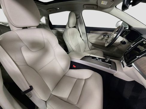 Certified 2023 Volvo S90 B6 Plus AWD/4WD image 31