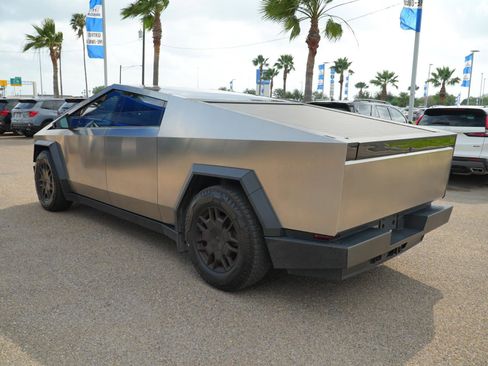 Used 2024 Tesla Cybertruck AWD Crew Cab image 7