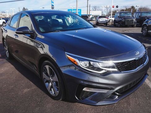 Used 2020 Kia Optima S image 3