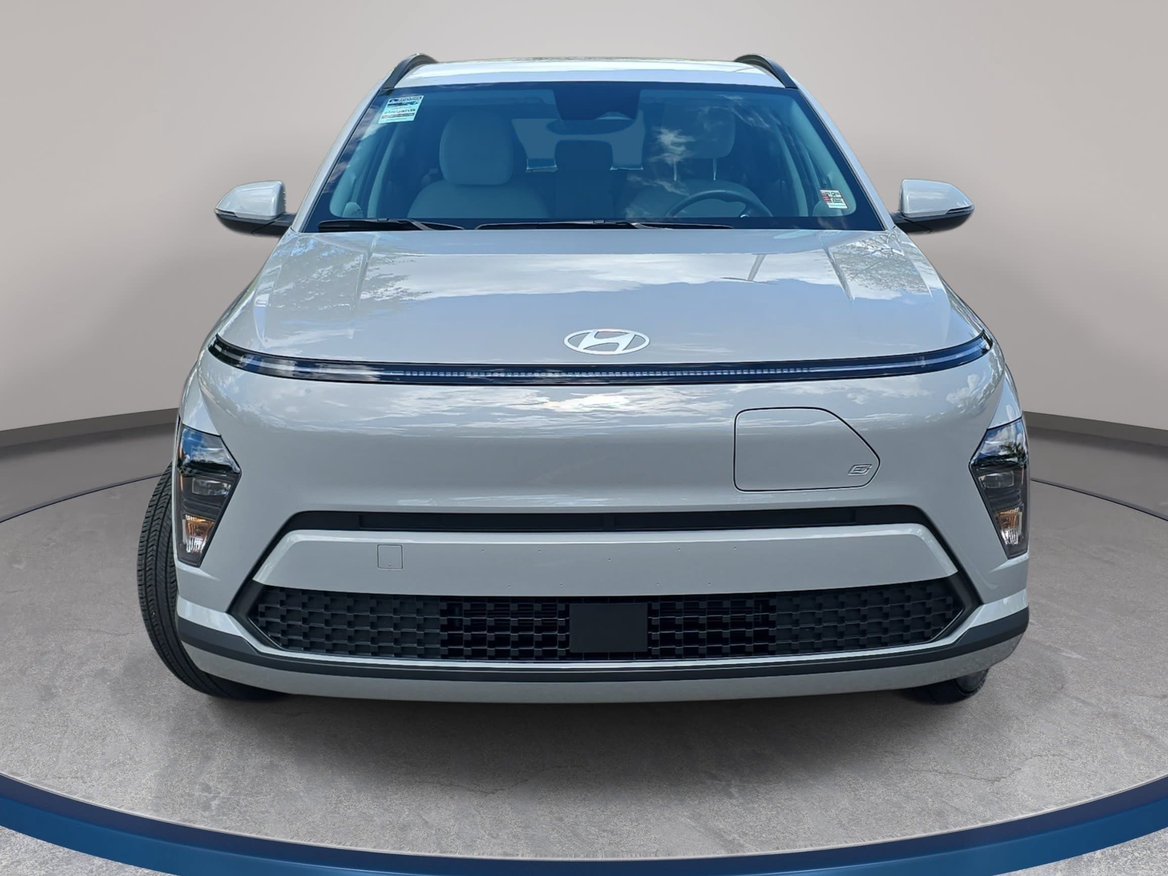 Used 2025 Hyundai Kona SEL FWD image 2