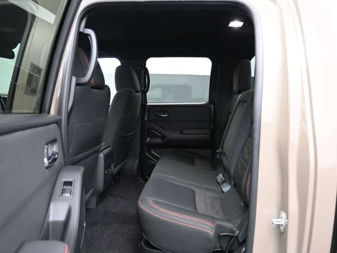 Used 2022 Nissan Frontier PRO-4X AWD/4WD image 17