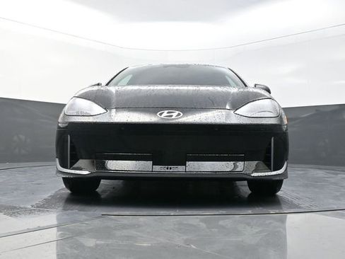 Used 2025 Hyundai Ioniq 6 SE RWD image 29