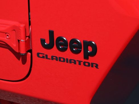 Used 2022 Jeep Gladiator Sport image 47