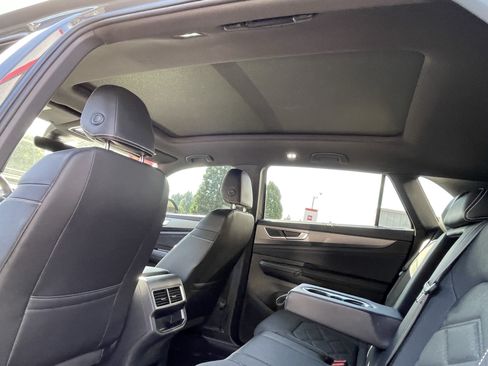 Used 2024 Volkswagen Atlas Cross Sport SE AWD/4WD image 14