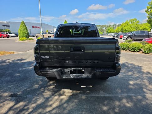 Used 2023 Toyota Tacoma SR5 w/ Technology Package RWD image 4