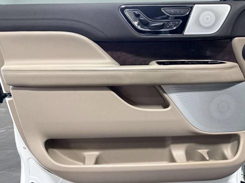 Used 2022 Lincoln Navigator Reserve AWD/4WD image 14
