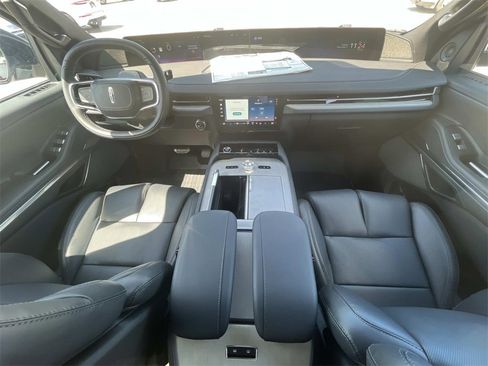 New 2025 Lincoln Navigator Reserve w/ Jet Appearance Package image 18