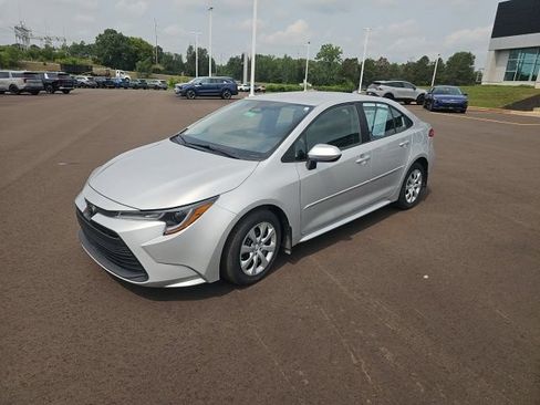 Used 2024 Toyota Corolla LE FWD image 3