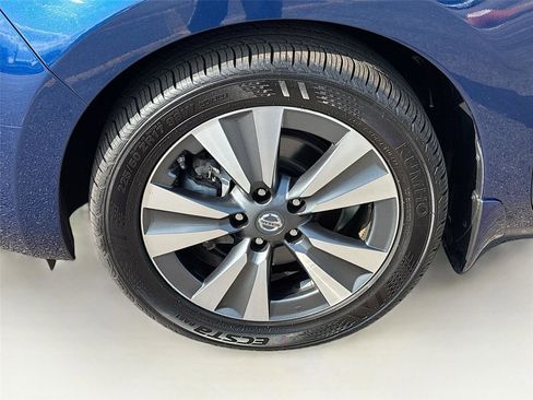 Used 2017 Nissan Leaf SL w/ Premium Package FWD image 31