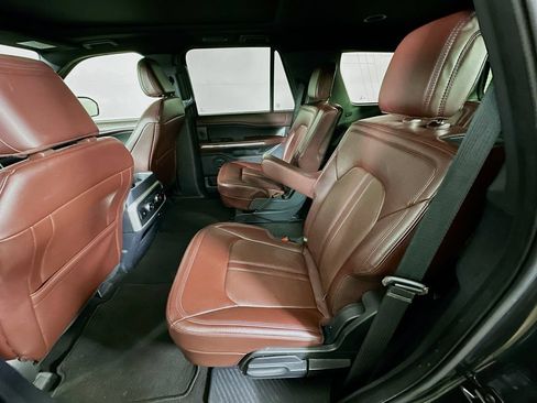 Used 2024 Ford Expedition Limited RWD image 15