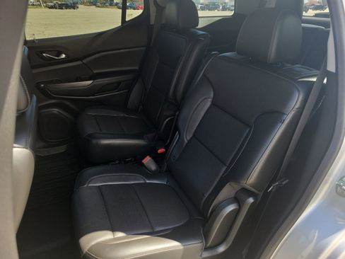 Used 2020 GMC Acadia SLT w/ Trailering Package AWD/4WD image 16