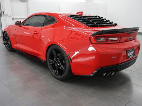 Used 2017 Chevrolet Camaro SS RWD image 6