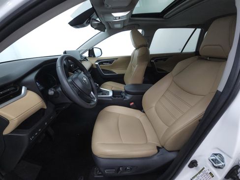 Certified 2023 Toyota RAV4 XLE Premium AWD/4WD image 4