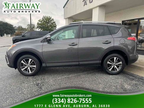 Used 2018 Toyota RAV4 XLE image 9