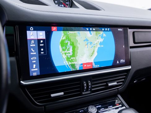 Used 2021 Porsche Cayenne GTS image 25