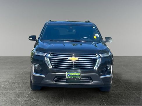 Used 2023 Chevrolet Traverse Premier AWD/4WD image 2