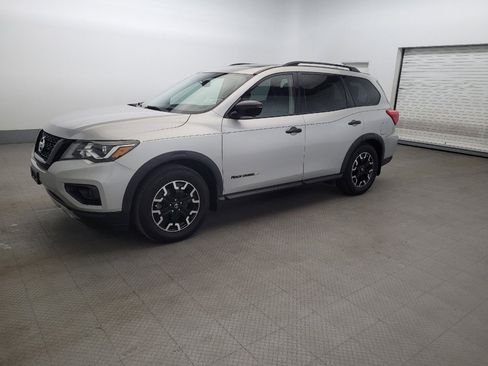 Used 2020 Nissan Pathfinder SL AWD/4WD image 2