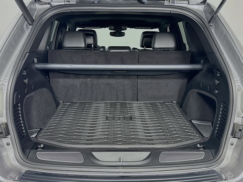 Used 2017 Jeep Grand Cherokee Limited AWD/4WD image 27