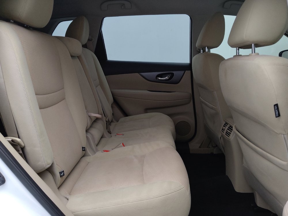 Used 2016 Nissan Rogue S FWD image 19