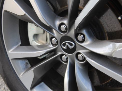 Certified 2025 INFINITI QX60 Luxe image 9