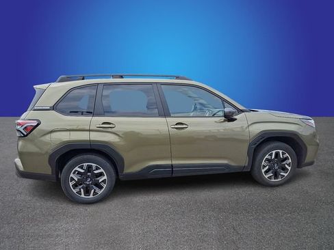 Used 2025 Subaru Forester Premium AWD/4WD image 3