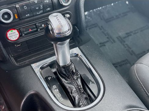 Used 2017 Ford Mustang Coupe image 15