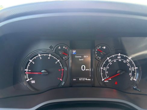 Used 2020 Toyota 4Runner SR5 Premium w/ Moonroof Package AWD/4WD image 24
