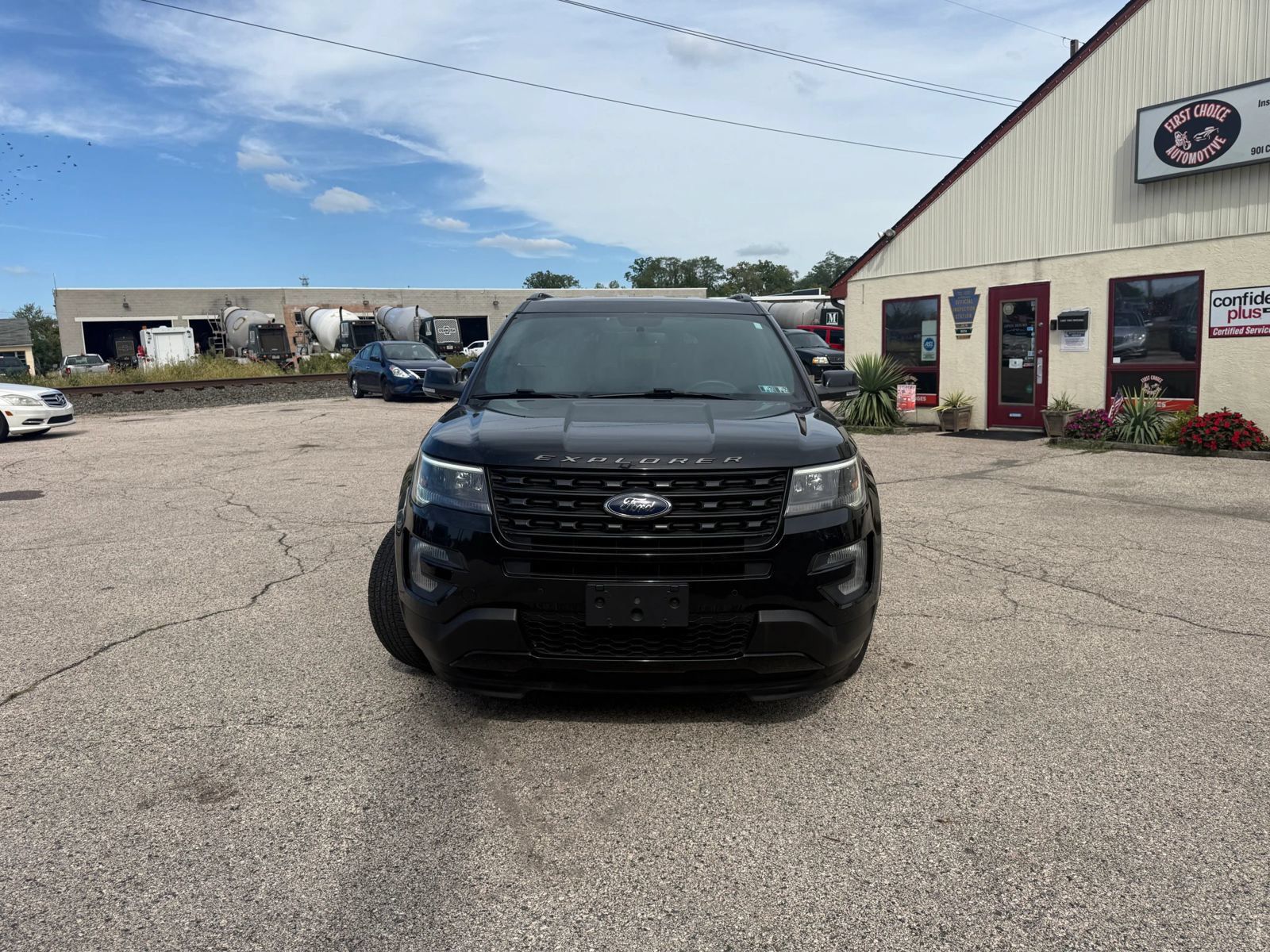 Used 2017 Ford Explorer Sport AWD/4WD image 2