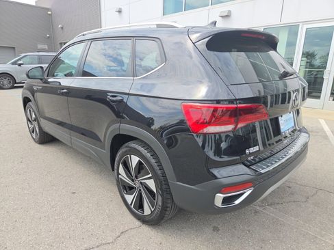 Certified 2024 Volkswagen Taos SE AWD/4WD image 10
