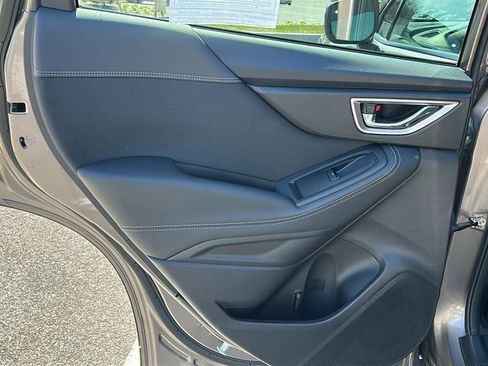 Used 2023 Subaru Forester Premium image 22