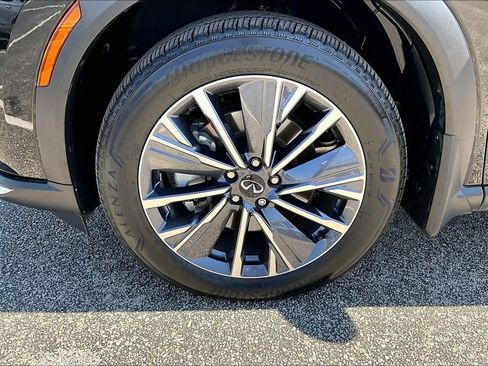 Certified 2026 INFINITI QX60 Luxe w/ Family Package FWD image 13