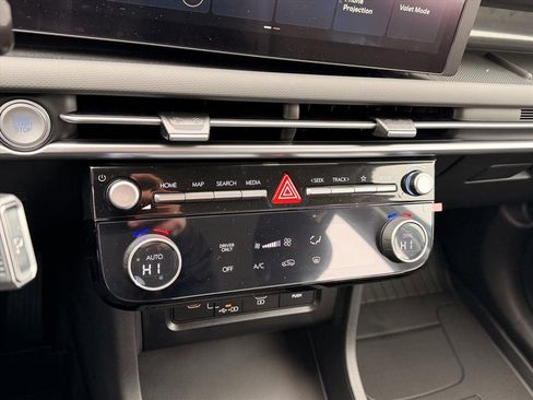 New 2026 Hyundai Tucson Blue SE image 19